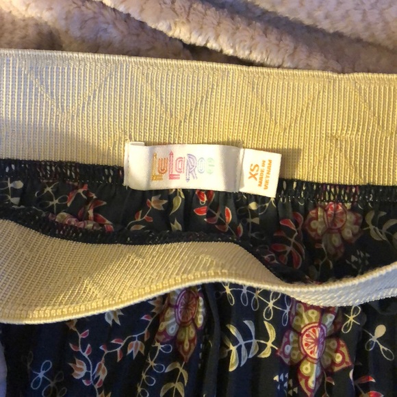 LuLa Roe pleated skirt - Picture 3 of 4